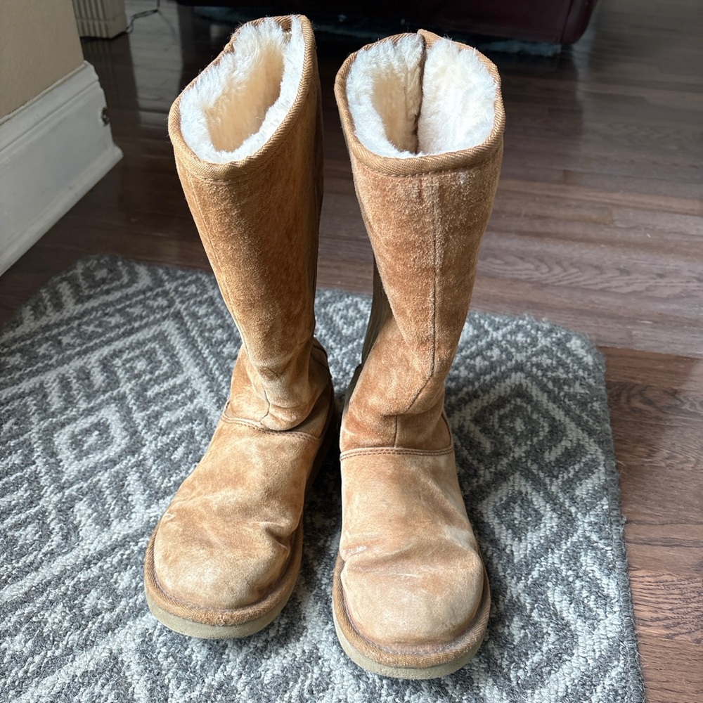 UGG Tan Boots with Cream Fur Interior 7.5